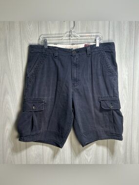 Chaps Men’s Gray Cargo Shorts Size 38